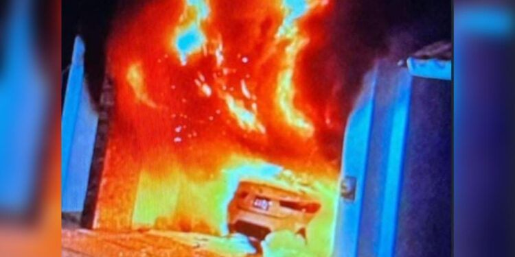 Queman casa en el residencial Cúspide, del sector Colinas del Rey