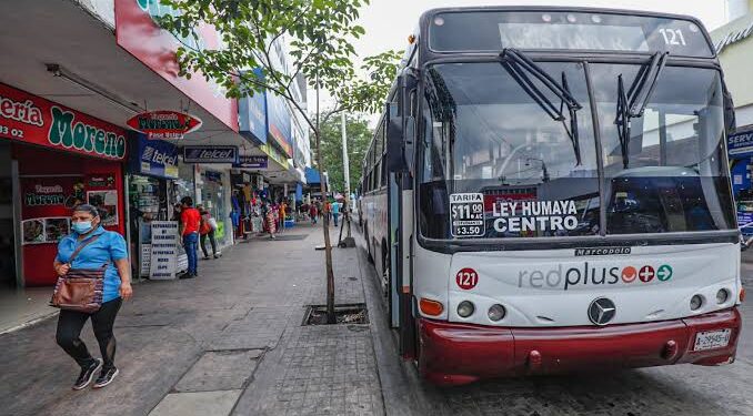 Sin importar las circunstancias, operan camiones en Culiacán: Líder transportista