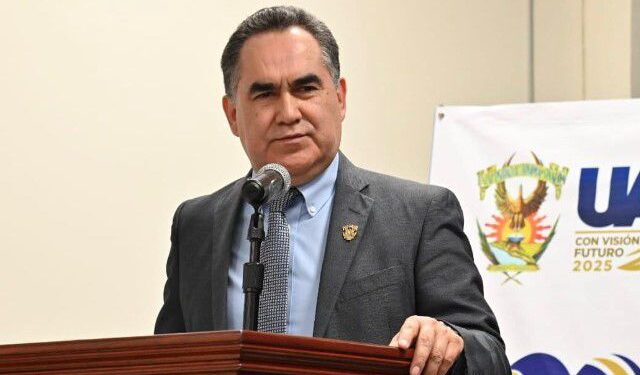 Juez levanta medida cautelar a Madueña, mañana regresa a la rectoría de la UAS