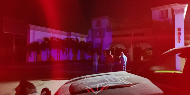 Queman y atacan a balazos oficinas de un Motel al sur de Culiacán