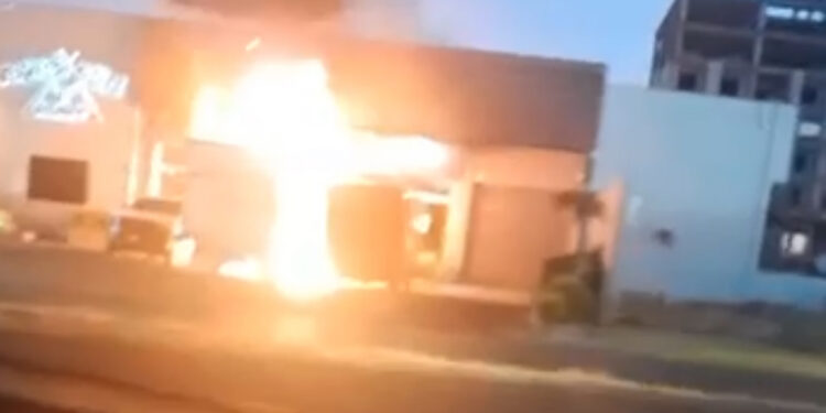 Incendian restaurantes  Ranch Roll de La Isla y Tres Ríos