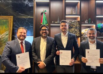 Juan de Dios Gámez entrega nombramientos a nuevos directores de áreas del Ayuntamiento de Culiacán