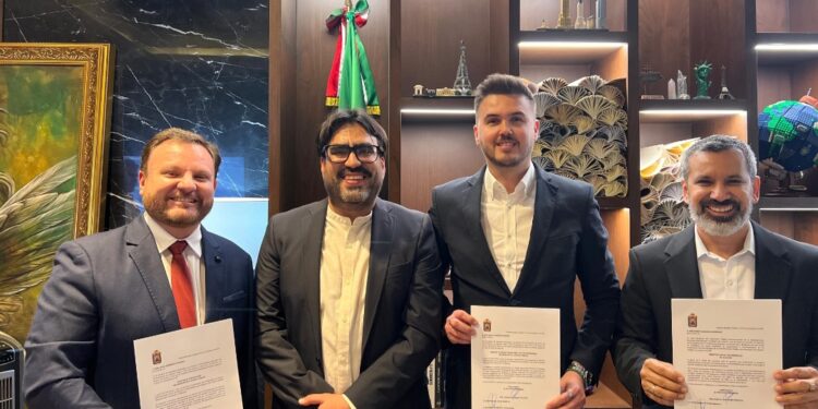 Juan de Dios Gámez entrega nombramientos a nuevos directores de áreas del Ayuntamiento de Culiacán