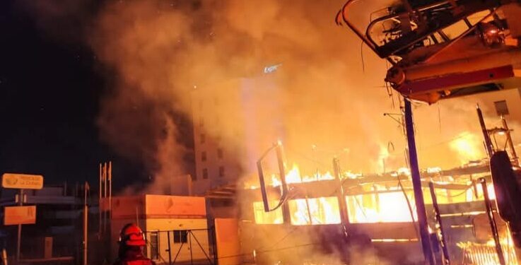 SSPE sin indicios sobre motivo de incendio en restaurante de mariscos