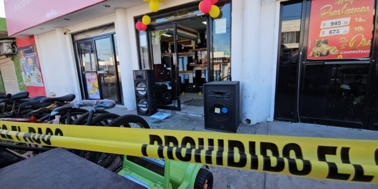 Asaltantes intenta robar una tienda de empeños