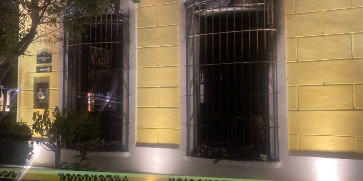 Accidente en trabajos de fumigación provoca incendio en el Museo de Arte de Mazatlán