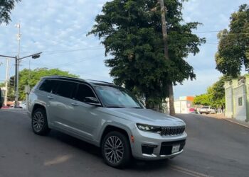 García Harfuch arriba a la Novena Zona Militar luego de la reunión con Rocha Moya