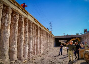 Supervisa Rocha obras que permitirán mejorar la movilidad en Culiacán