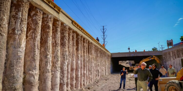 Supervisa Rocha obras que permitirán mejorar la movilidad en Culiacán