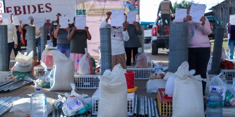 “Gobierno de Sinaloa ha entregado apoyos a más de 20,000 familias indígenas, con una inversión superior a 27 millones de pesos: SEBIDES”