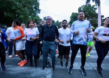 Rocha Moya da el banderazo de arranque a la XXIV Carrera de la Salud 2024