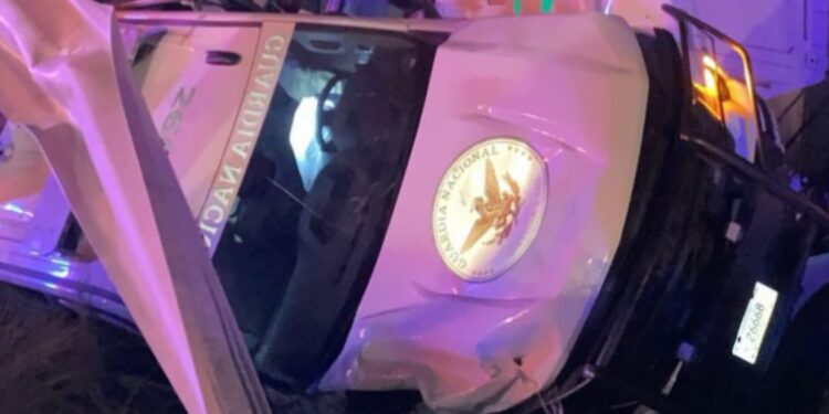 Fallecen dos agentes de la Guardia Nacional en choque de patrulla contra un trailer