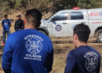 Mujer que estaba secuestrada logra escapar y con ayuda de policias liberan a una pareja