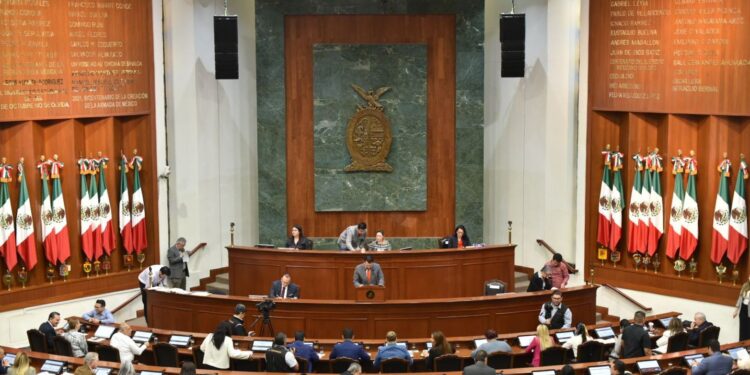 Turnan a la Comisión de Hacienda iniciativas de Ley de Ingresos para el 2025 de 10 municipios del estado