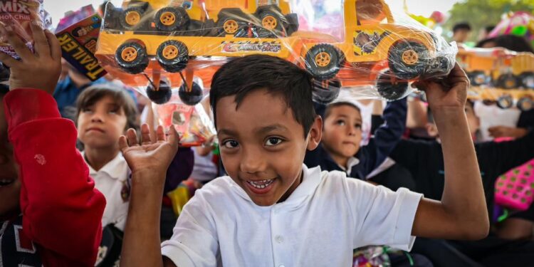 La Caravana Navideña de DIF Sinaloa llegó a Navolato, Elota y Eldorado