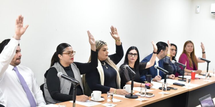 Comisiones Unidas modifican dictamen que reforma la Constitución estatal en materia de igualdad de género en Sinaloa