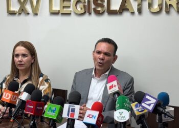 Sheinbaum debe traer apoyos a Sinaloa no venir de turista: Sergio Torres