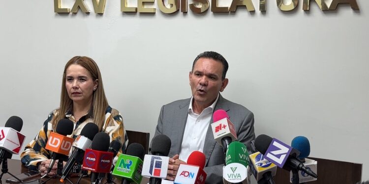 Sheinbaum debe traer apoyos a Sinaloa no venir de turista: Sergio Torres