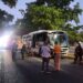 Choca camión de pasajeros contra un trailer dejando 10 lesionados en Aguaruto