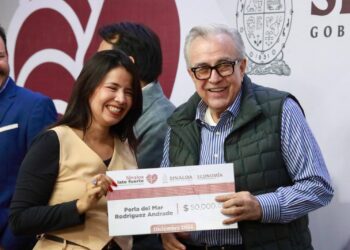 Entrega Rocha apoyos directos e inmediatos a comerciantes de 6 municipios, restaurantes de Culiacán, organizadores de eventos y emprendedores