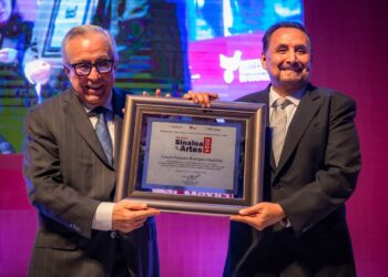 Entrega Rocha Moya el Premio Sinaloa de las Artes