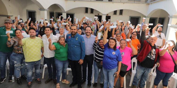 En San Ignacio continúa la entrega de apoyos directos a comerciantes, restauranteros y microempresarios del programa “Sinaloa Late Fuerte”