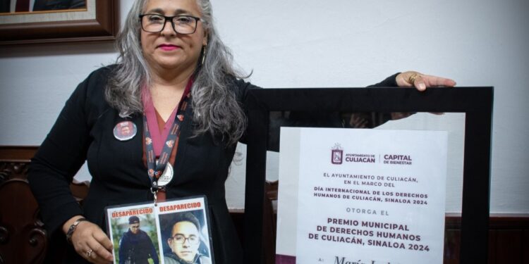 Recibe María Isabel Cruz Bernal el Premio Municipal de Derechos Humanos de Culiacán