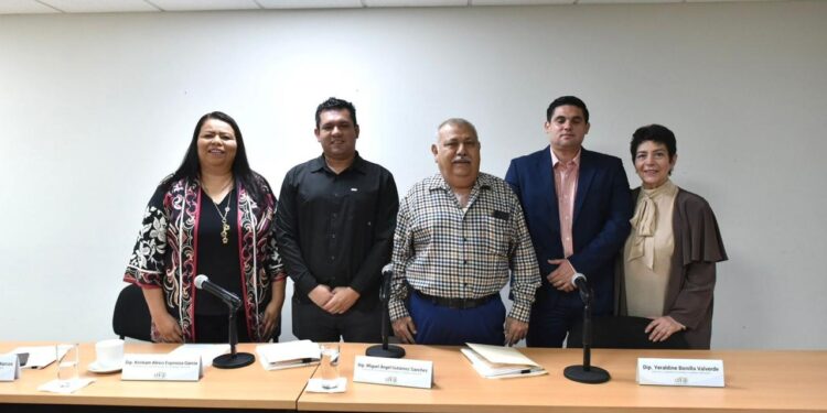 Propondrán en iniciativa, obligatoriedad de carriles confinados al transporte público