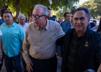 Reitera Rocha su compromiso de seguir apoyando en todo a la UAS