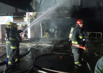 Autoridades confirman una persona fallecida en el incendio de dulcería en Navolato
