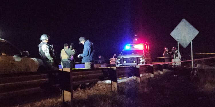 Hallan a un hombre y una mujer ejecutados con armas de alto poder