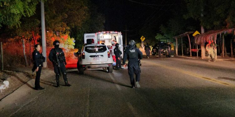 Autoridades federales sorprenden a grupo armado cuando trataban de ejecutar a dos jóvenes en la salida a Imala