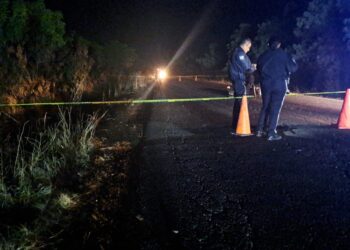 Muere motociclista al estrellarse contra un automóvil por alcance