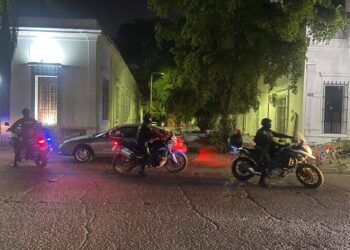 Lanzan “ponchallantas” sobre el puente Teófilo Noris; tres vehículos resultan dañados