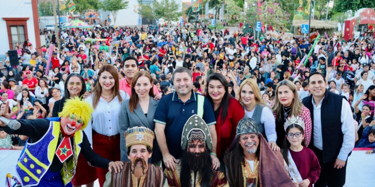 Los Reyes Magos llegan a Badiraguato cargados de regalos y sorpresas para niñas y niños