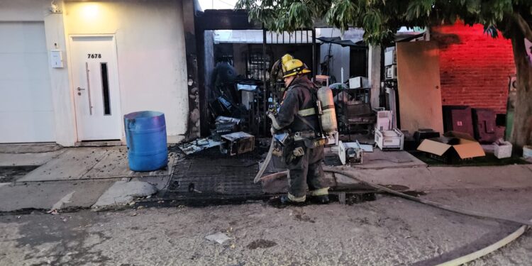 Se incendia fraccionamiento Danubio; sólo se registraron daños materiales