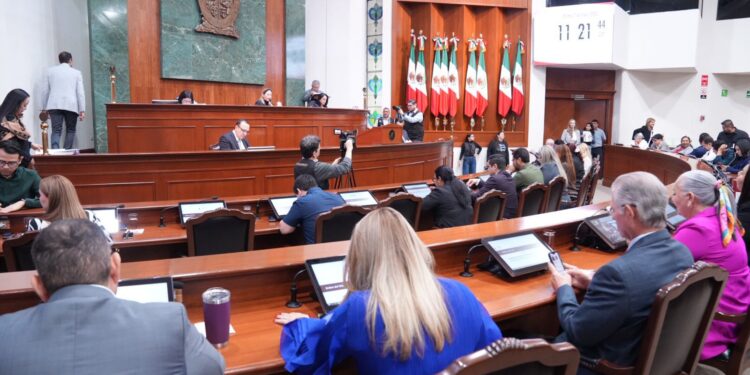 Diputadas y diputados dan lectura a cinco iniciativas, dos proponen reforma a Ley Orgánica del Congreso