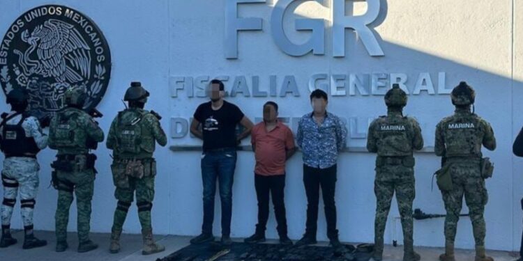 Capturan a 3 hombres con armas y una camioneta en Culiacán