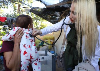 Secretaría de Salud encabeza recorrido de cuarterías de Ruiz Cortines y Juan José Rios
