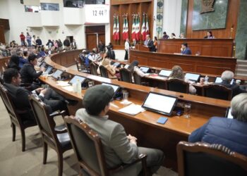 Congreso da lectura a iniciativa de solicitud de crédito de Rocha