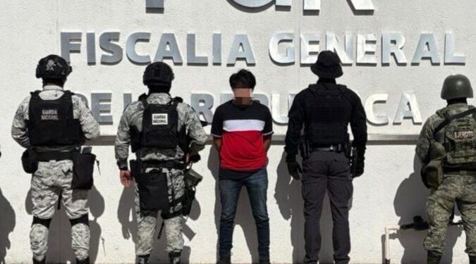 En distintos hechos, fuerzas federales y estatales detienen a un civil y aseguran 9 armas de fuego, 3 vehículos y droga