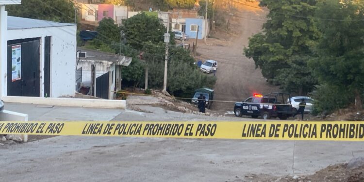 Balean a menor de edad durante ataque a balazos de bodega y salón de fiestas