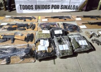 Decomisan armamento, equipo táctico, cargadores, más de mil 500 cartuchos útiles y un vehículo en Las Tapias