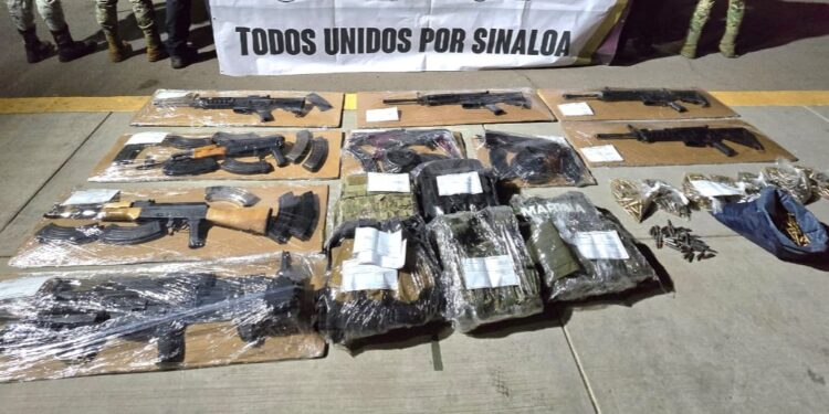 Decomisan armamento, equipo táctico, cargadores, más de mil 500 cartuchos útiles y un vehículo en Las Tapias