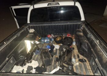 Ejército detienen a 5 hombres armados en una camioneta blindada y 4 armas de fuego largas en La Cruz, Elota