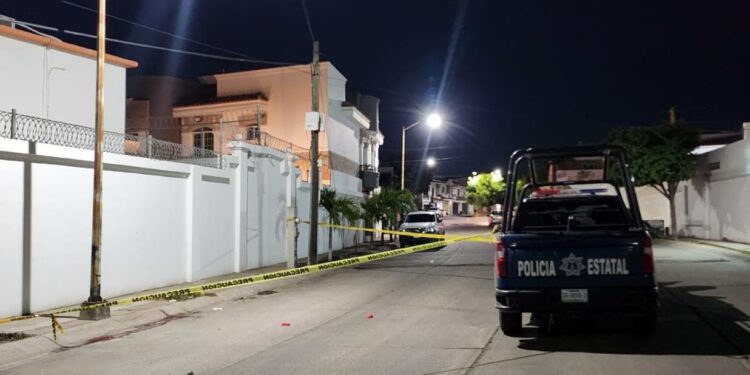 Grupo armado balea a conductor para despojarlo de vehículo eléctrico