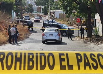 Privan de la libertad a ex comandante de la Policía de Investigación cuando llevaba a su hija a la escuela