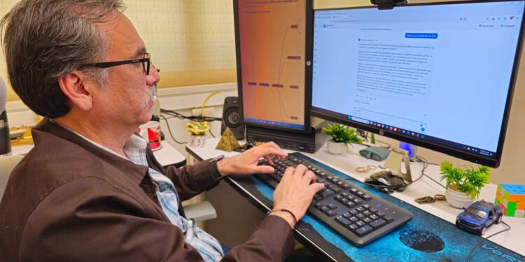 Se capacitan docentes de la UAS en el uso de herramientas de Inteligencia Artificial para potenciar el aprendizaje en el aula