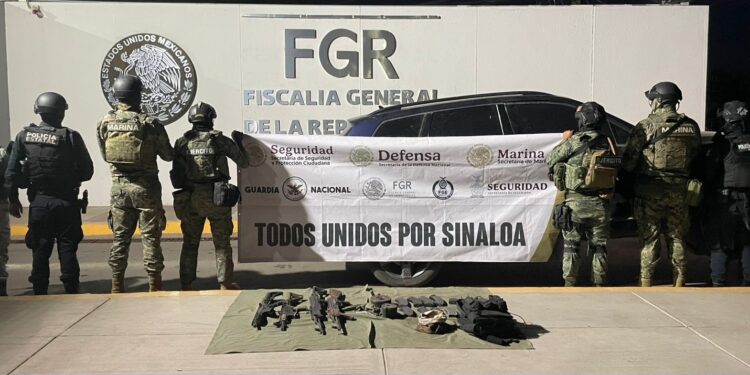 Aseguran vehículo blindado, armas y municiones en Culiacán