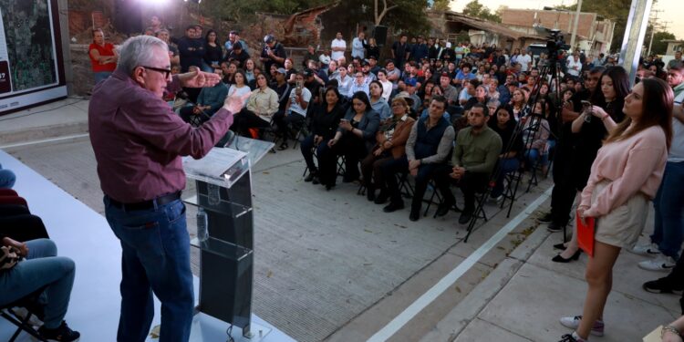 Después de 80 años, en Las Cucas ya se vive de manera más digna: Rocha Moya